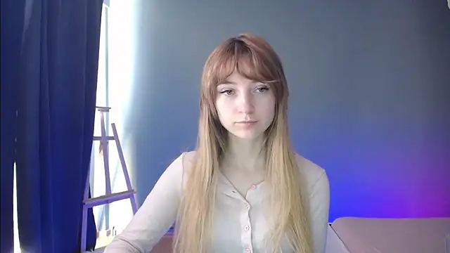 Snapshot of LuciaYoung chatting on March 9, 2025, 10:19 am LuciaYoung online show from March 9, 2025, 10:19 am