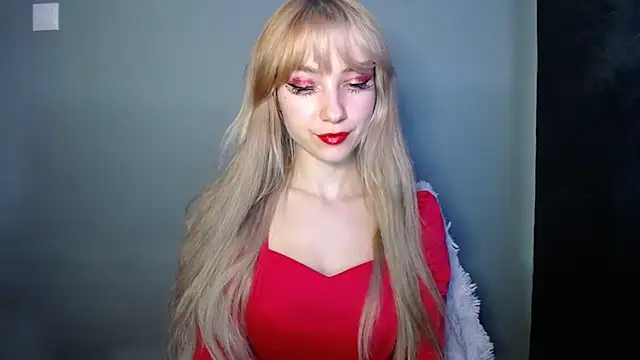 LuciaYoung online show from November 19, 2025, 7:41 am