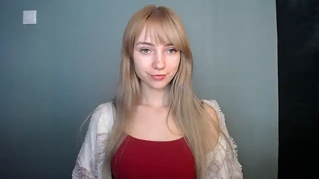 LuciaYoung online show from January 18, 2026, 8:29 am