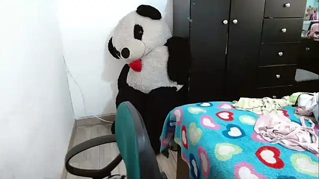  annie rosse online show from April 17, 2026, 8:56 pm