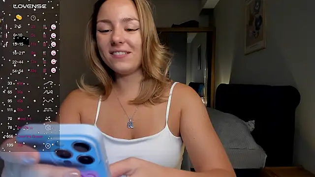 ThreeshaWhite online show from September 16, 2025, 5:30 am