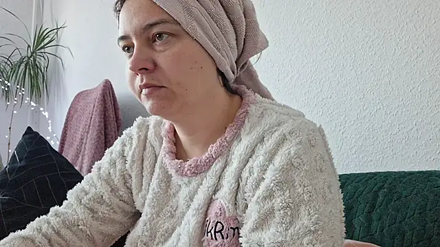 Cyndee Winter online show from November 23, 2025, 8:36 am