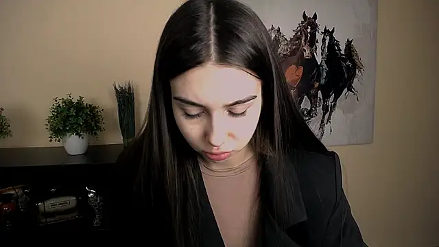 Lili magic online show from December 15, 2025, 1:26 pm