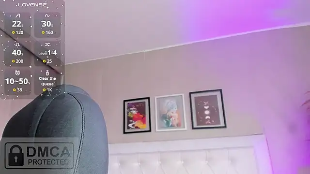 emma  smith1 online show from April 21, 2026, 12:55 pm