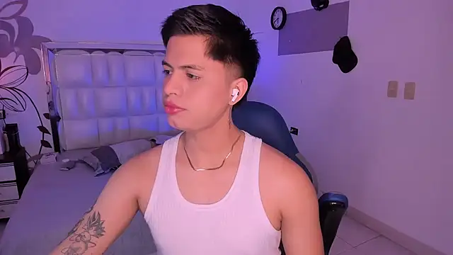 Snapshot of Niicky1_ chatting on December 8, 2024, 8:36 pm Niicky1  online show from December 8, 2024, 8:36 pm