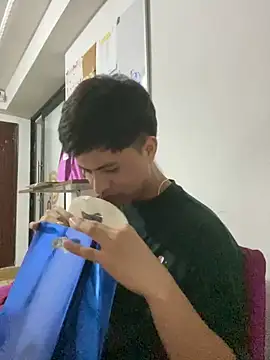 Snapshot of Niicky1_ chatting on December 15, 2024, 12:40 am Niicky1  online show from December 15, 2024, 12:40 am