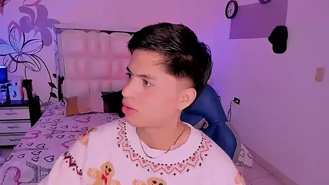 Snapshot of Niicky1_ chatting on December 19, 2024, 9:06 pm Niicky1  online show from December 19, 2024, 9:06 pm