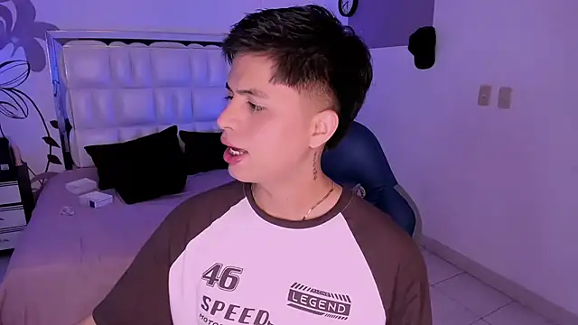 Snapshot of Niicky1_ chatting on December 27, 2024, 8:39 pm Niicky1  online show from December 27, 2024, 8:39 pm