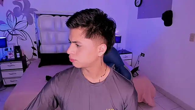 Snapshot of Niicky1_ chatting on December 29, 2024, 8:48 pm Niicky1  online show from December 29, 2024, 8:48 pm