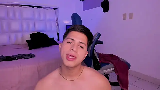 Snapshot of Niicky1_ chatting on December 29, 2024, 11:50 pm Niicky1  online show from December 29, 2024, 11:50 pm