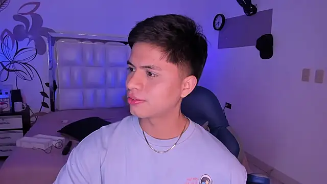 Snapshot of Niicky1_ chatting on December 30, 2024, 11:49 pm Niicky1  online show from December 30, 2024, 11:49 pm