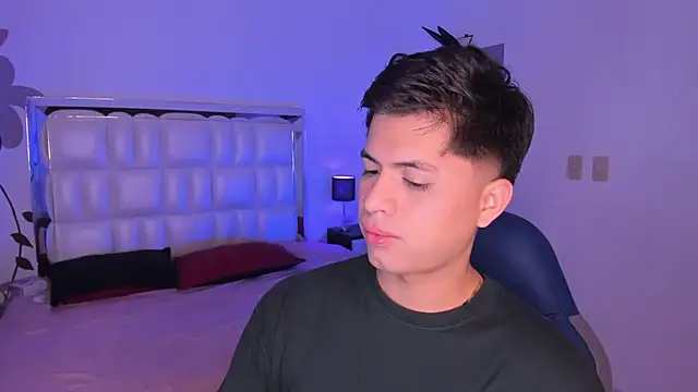 Snapshot of Niicky1_ chatting on January 7, 2025, 8:42 pm Niicky1  online show from January 7, 2025, 8:42 pm