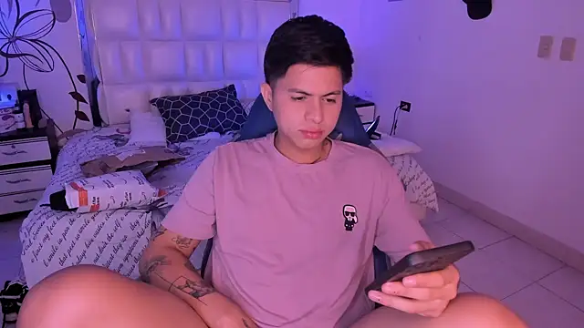 Snapshot of Niicky1_ chatting on January 13, 2025, 9:09 pm Niicky1  online show from January 13, 2025, 9:09 pm