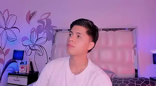 Snapshot of Niicky1_ chatting on January 15, 2025, 12:30 am Niicky1  online show from January 15, 2025, 12:30 am