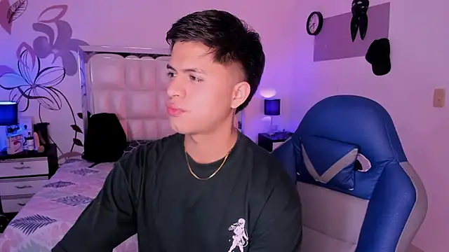 Snapshot of Niicky1_ chatting on January 15, 2025, 9:09 pm Niicky1  online show from January 15, 2025, 9:09 pm