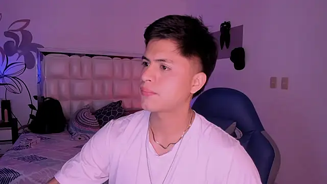 Snapshot of Niicky1_ chatting on January 17, 2025, 8:33 pm Niicky1  online show from January 17, 2025, 8:33 pm