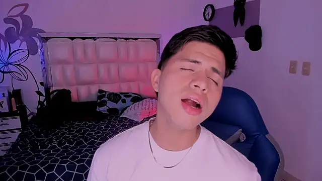 Snapshot of Niicky1_ chatting on January 18, 2025, 8:30 pm Niicky1  online show from January 18, 2025, 8:30 pm