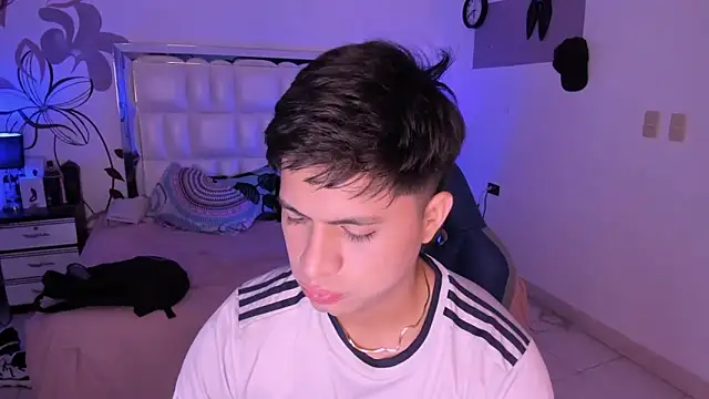 Snapshot of Niicky1_ chatting on January 23, 2025, 10:01 pm Niicky1  online show from January 23, 2025, 10:01 pm