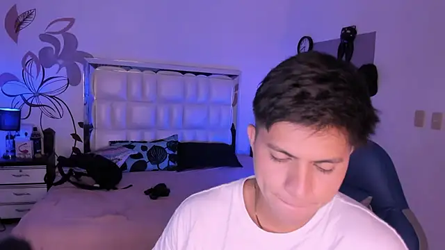 Snapshot of Niicky1_ chatting on January 24, 2025, 8:54 pm Niicky1  online show from January 24, 2025, 8:54 pm