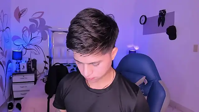 Snapshot of Niicky1_ chatting on January 25, 2025, 9:14 pm Niicky1  online show from January 25, 2025, 9:14 pm