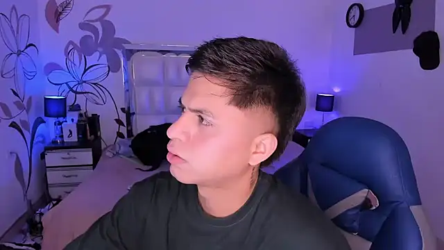 Snapshot of Niicky1_ chatting on January 26, 2025, 8:34 pm Niicky1  online show from January 26, 2025, 8:34 pm