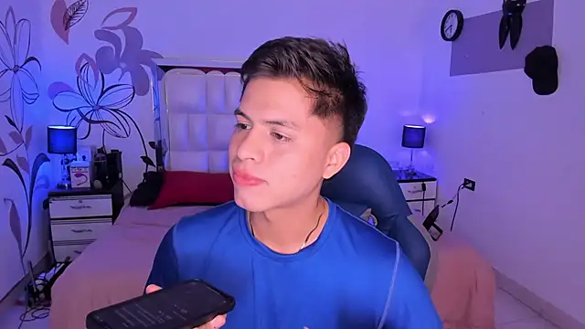 Snapshot of Niicky1_ chatting on January 28, 2025, 8:36 pm Niicky1  online show from January 28, 2025, 8:36 pm