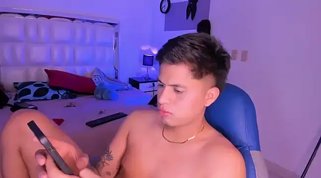 Snapshot of Niicky1_ chatting on January 30, 2025, 12:29 am Niicky1  online show from January 30, 2025, 12:29 am