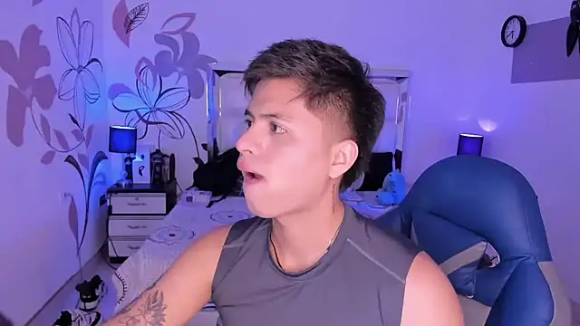 Snapshot of Niicky1_ chatting on February 9, 2025, 8:34 pm Niicky1  online show from February 9, 2025, 8:34 pm