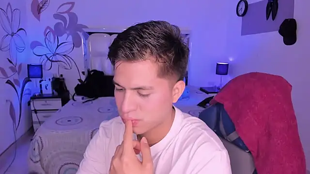 Snapshot of Niicky1_ chatting on February 11, 2025, 9:14 pm Niicky1  online show from February 11, 2025, 9:14 pm