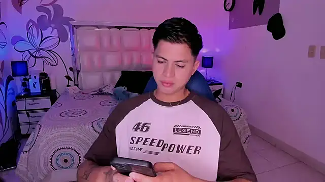 Snapshot of Niicky1_ chatting on February 21, 2025, 8:49 pm Niicky1  online show from February 21, 2025, 8:49 pm