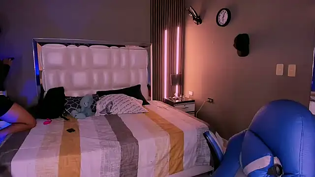 Snapshot of Niicky1_ chatting on March 6, 2025, 8:48 pm Niicky1  online show from March 6, 2025, 8:48 pm