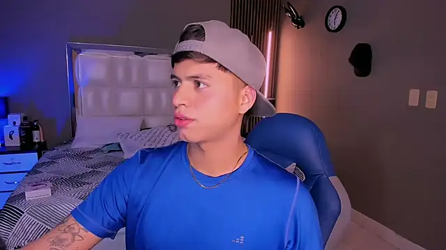 Snapshot of Niicky1_ chatting on March 10, 2025, 8:56 pm Niicky1  online show from March 10, 2025, 8:56 pm