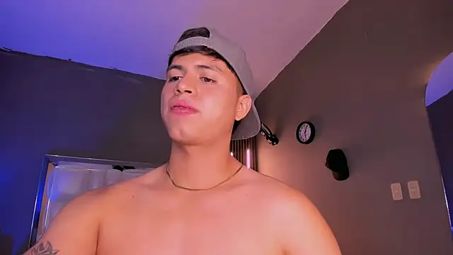 Snapshot of Niicky1_ chatting on March 11, 2025, 12:00 am Niicky1  online show from March 11, 2025, 12:00 am