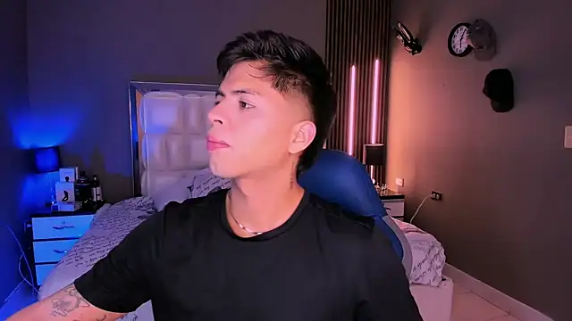 Snapshot of Niicky1_ chatting on March 14, 2025, 9:21 pm Niicky1  online show from March 14, 2025, 9:21 pm