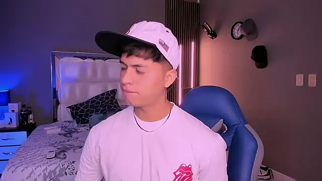 Snapshot of Niicky1_ chatting on March 19, 2025, 9:27 pm Niicky1  online show from March 19, 2025, 9:27 pm