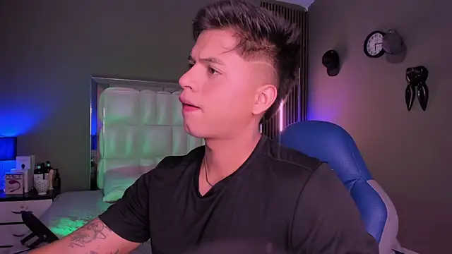 Snapshot of Niicky1_ chatting on September 14, 2025, 9:14 pm Niicky1  online show from September 14, 2025, 9:14 pm