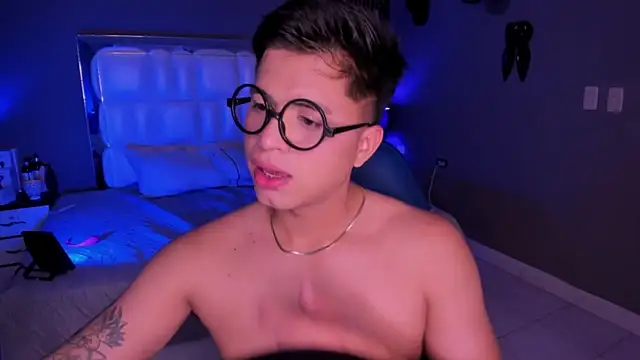 Snapshot of Niicky1_ chatting on September 18, 2025, 4:14 am Niicky1  online show from September 18, 2025, 4:14 am