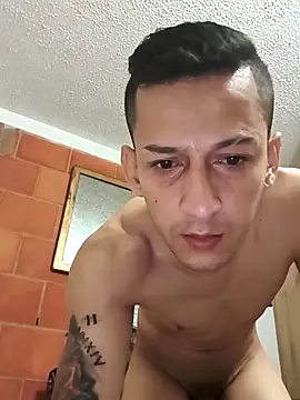 JoseHosther20xh online show from November 21, 2025, 4:11 am