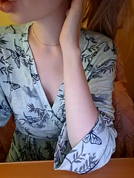 Elza kom online show from April 4, 2026, 6:22 am