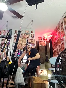 Snapshot of luvs2cumm69 chatting on October 21, 2025, 2:34 am luvs2cumm69 online show from October 21, 2025, 2:34 am