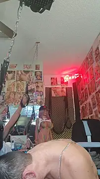 Snapshot of luvs2cumm69 chatting on December 13, 2025, 9:31 pm luvs2cumm69 online show from December 13, 2025, 9:31 pm