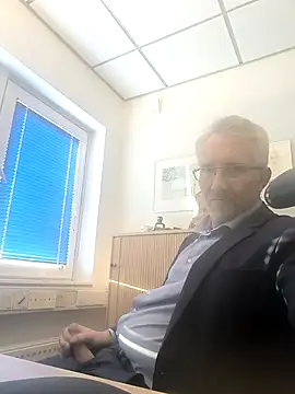 Snapshot of tom-swede chatting on March 18, 2025, 4:04 pm tom-swede online show from March 18, 2025, 4:04 pm