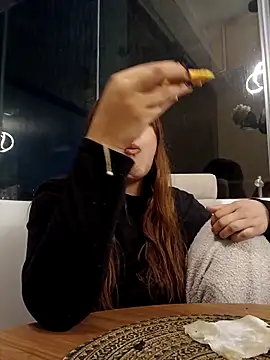 sara winehouse1 online show from October 16, 2025, 2:23 am