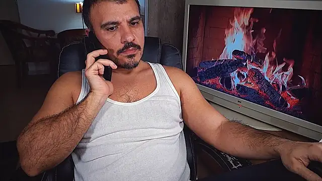 Snapshot of officeman7 chatting on December 28, 2024, 5:35 pm officeman7 online show from December 28, 2024, 5:35 pm