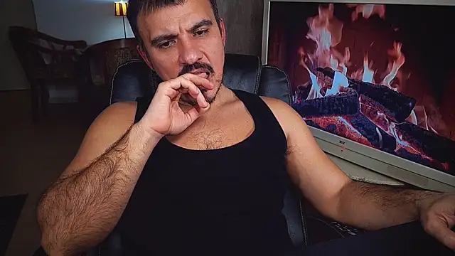 Snapshot of officeman7 chatting on January 13, 2025, 5:23 pm officeman7 online show from January 13, 2025, 5:23 pm