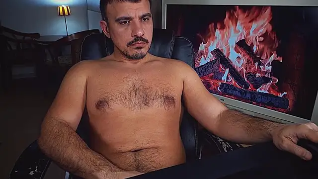 Snapshot of officeman7 chatting on January 25, 2025, 6:13 pm officeman7 online show from January 25, 2025, 6:13 pm