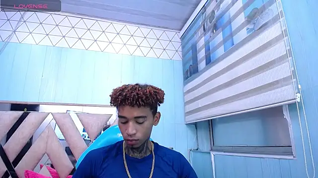 sexy blacks  online show from March 21, 2025, 11:22 am