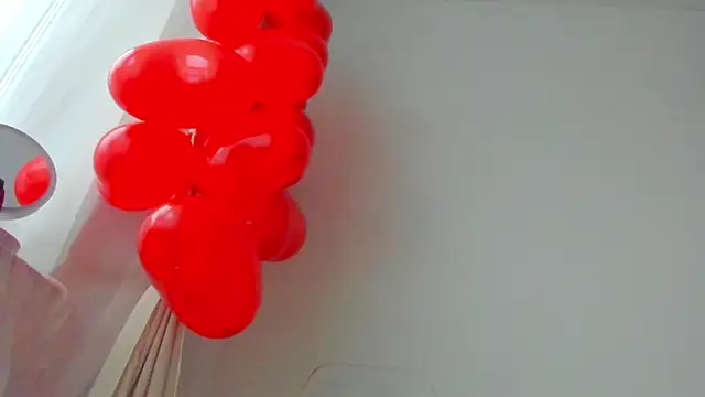 angeloflovee online show from October 7, 2025, 4:53 am