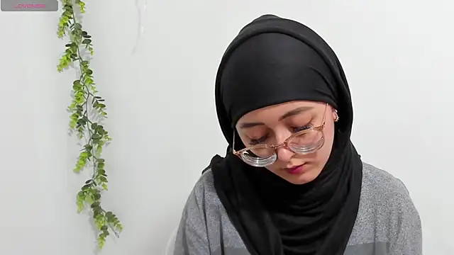 Snapshot of aysel_elid chatting on January 8, 2025, 9:44 pm aysel elid online show from January 8, 2025, 9:44 pm