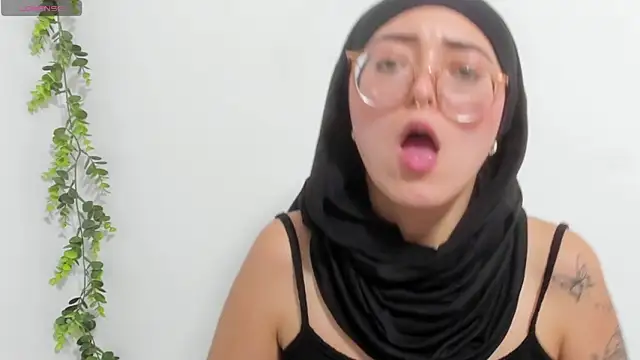 Snapshot of aysel_elid chatting on February 8, 2025, 10:40 pm aysel elid online show from February 8, 2025, 10:40 pm